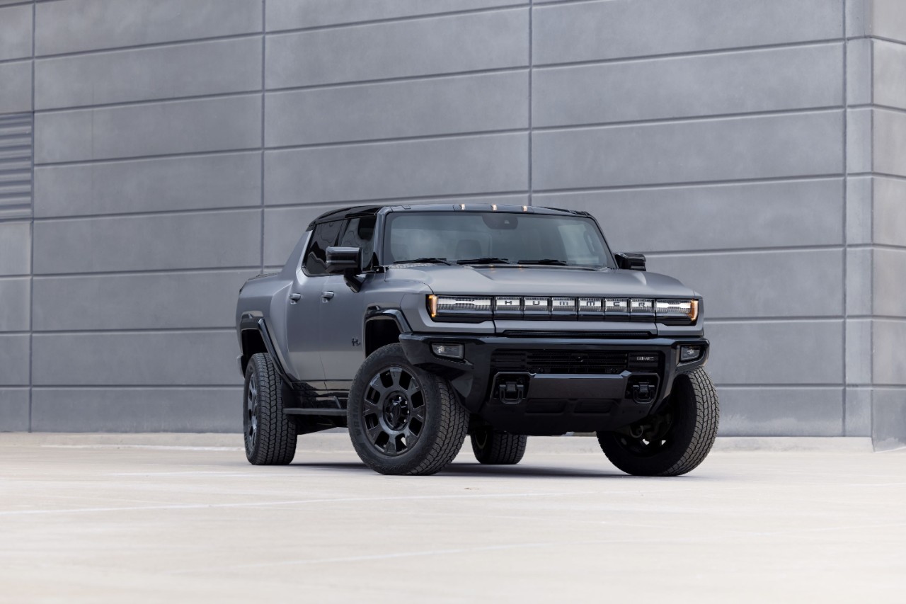 L&#039;Hummer elettrico si aggiorna e la potenza è ancora più esagerata