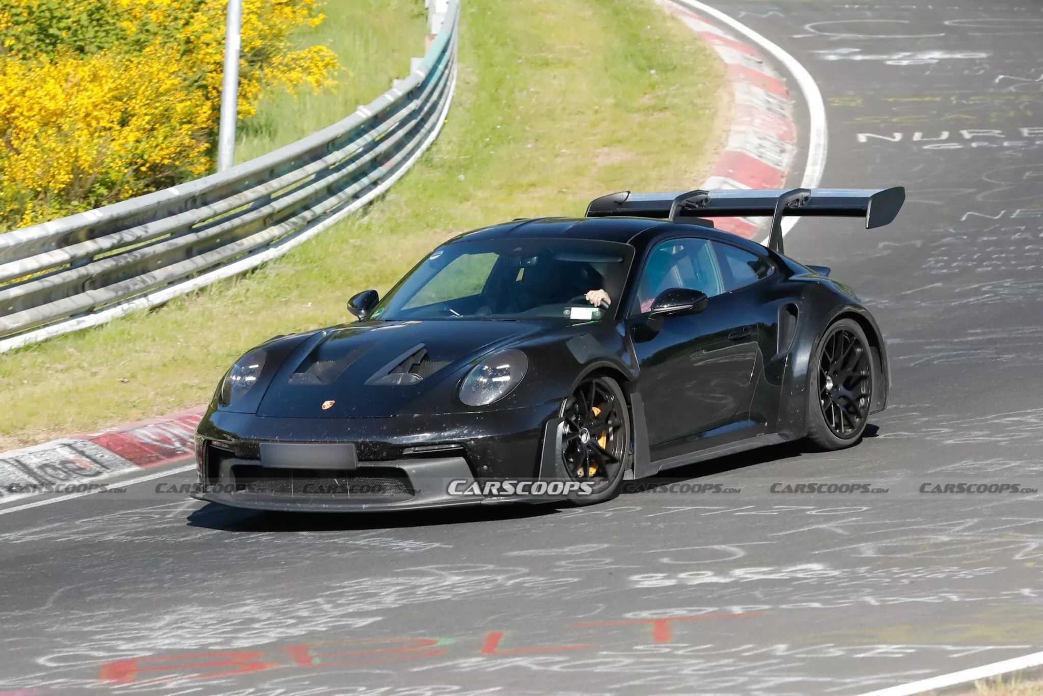 Nuova Porsche 911 GT2 RS in arrivo: oltre 700 CV per spodestare la GT3 RS