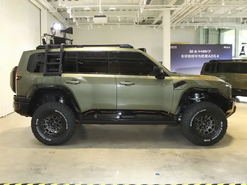 Dongfeng Warrior M817-3