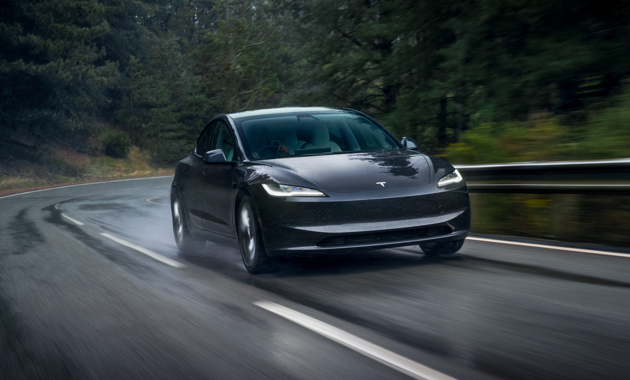 Tesla, nuova batteria LG per Model 3 e Model Y Long Range: cresce l'autonomia