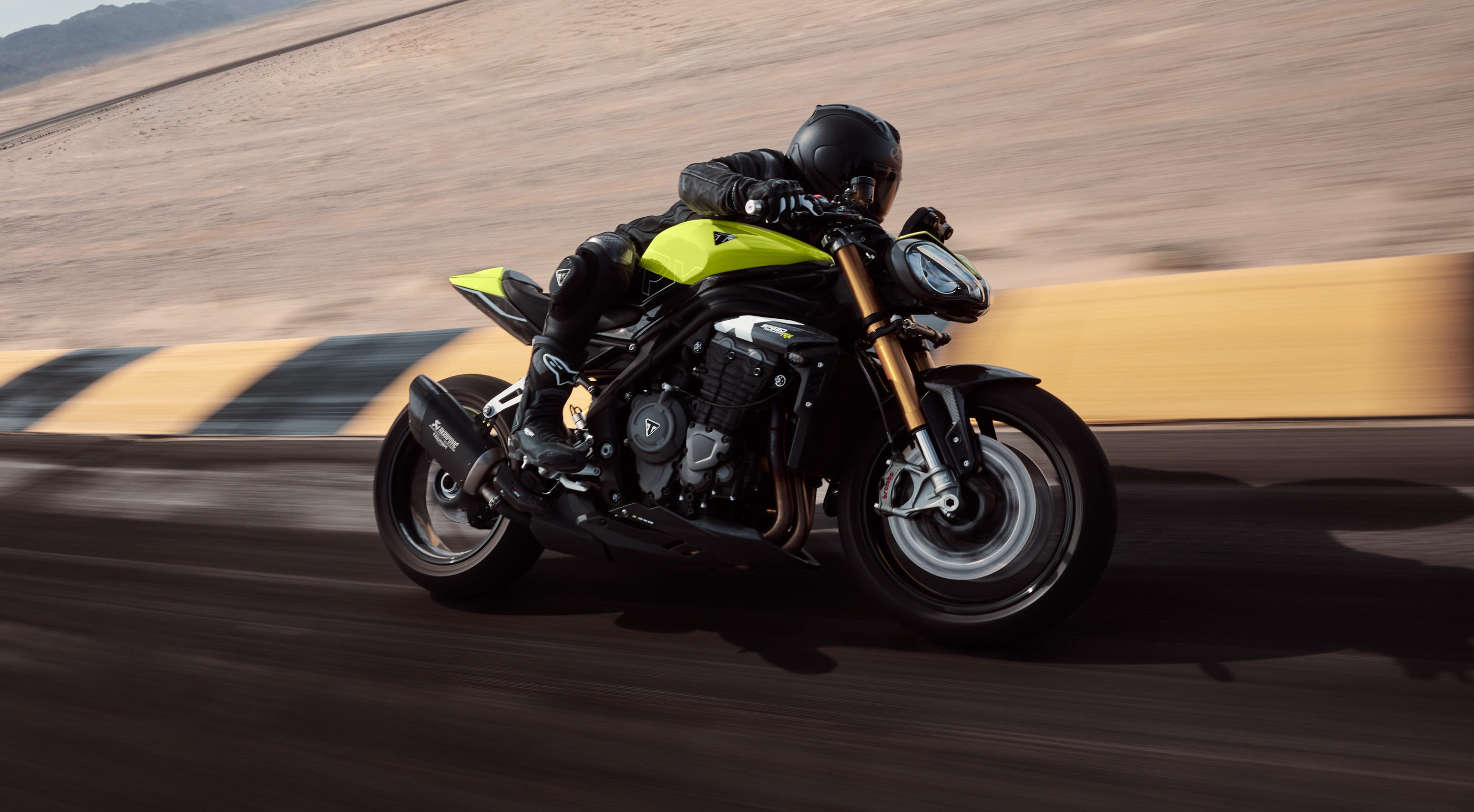 Nuova Triumph Speed ââTriple 1200 RX: la maxi naked è più sportiva che mai!