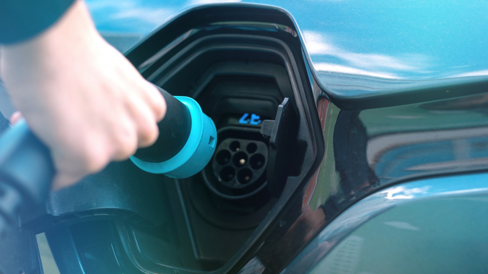 Veicoli elettrici, le vendite crescono in tutto il mondo