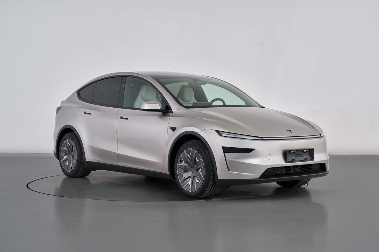 Ufficiale, ecco la Tesla Model Y a passo lungo per la Cina: 6 posti e debutto in autunno