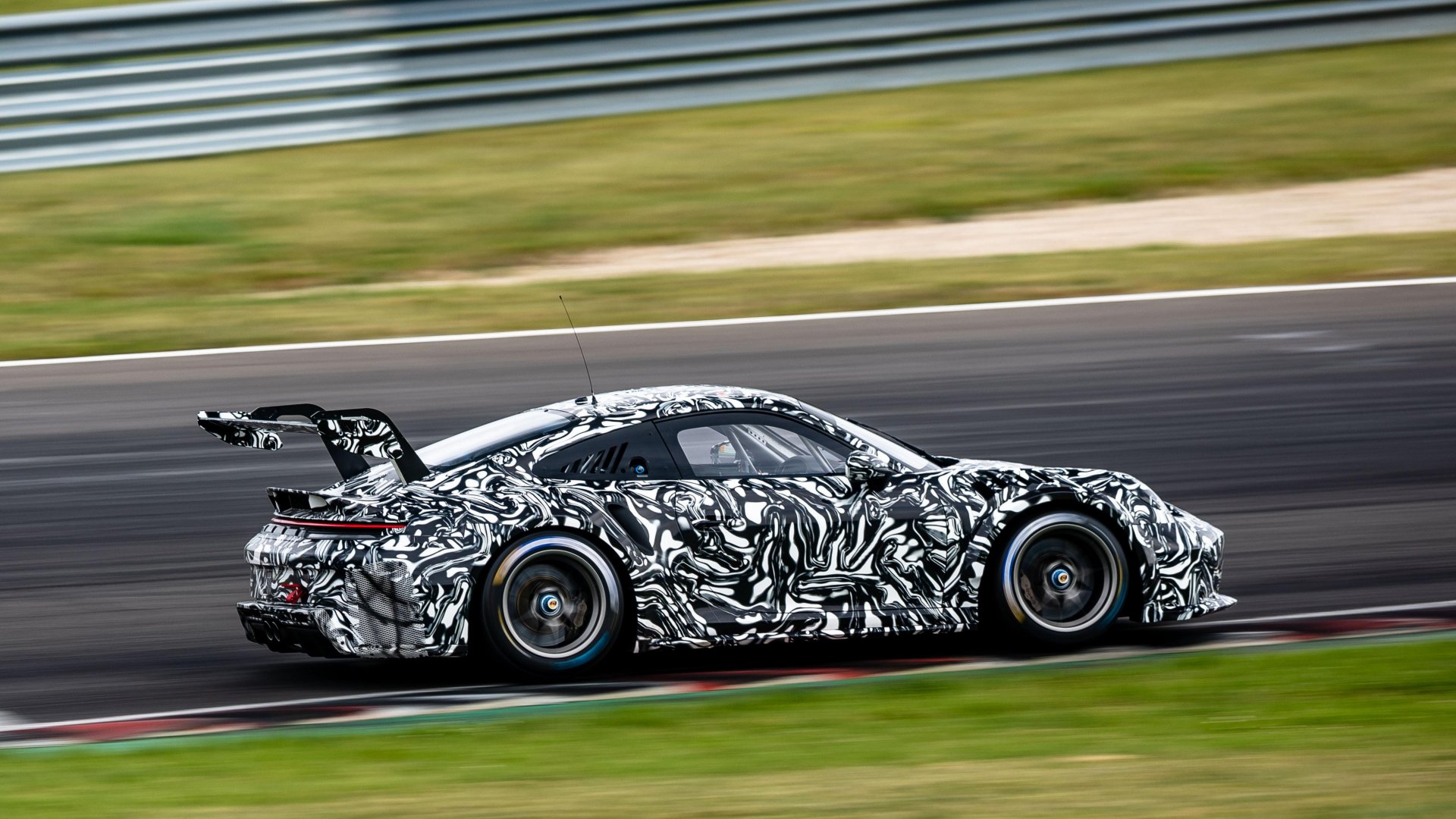 Porsche sviluppa la 911 Cup, la vettura da corsa che debutterà nella stagione 2026