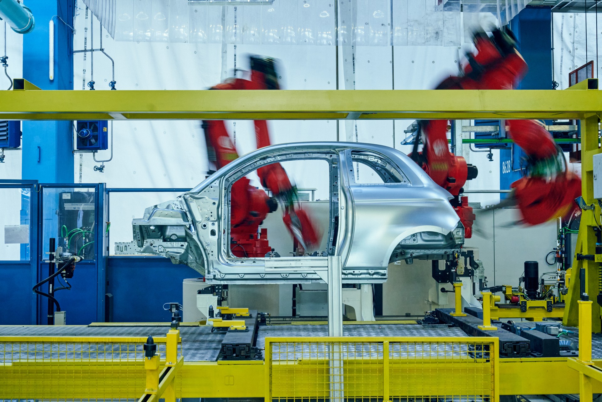 Stellantis, conti in rosso. Perdita netta di 2,3 miliardi di euro nel primo semestre: colpa dei dazi