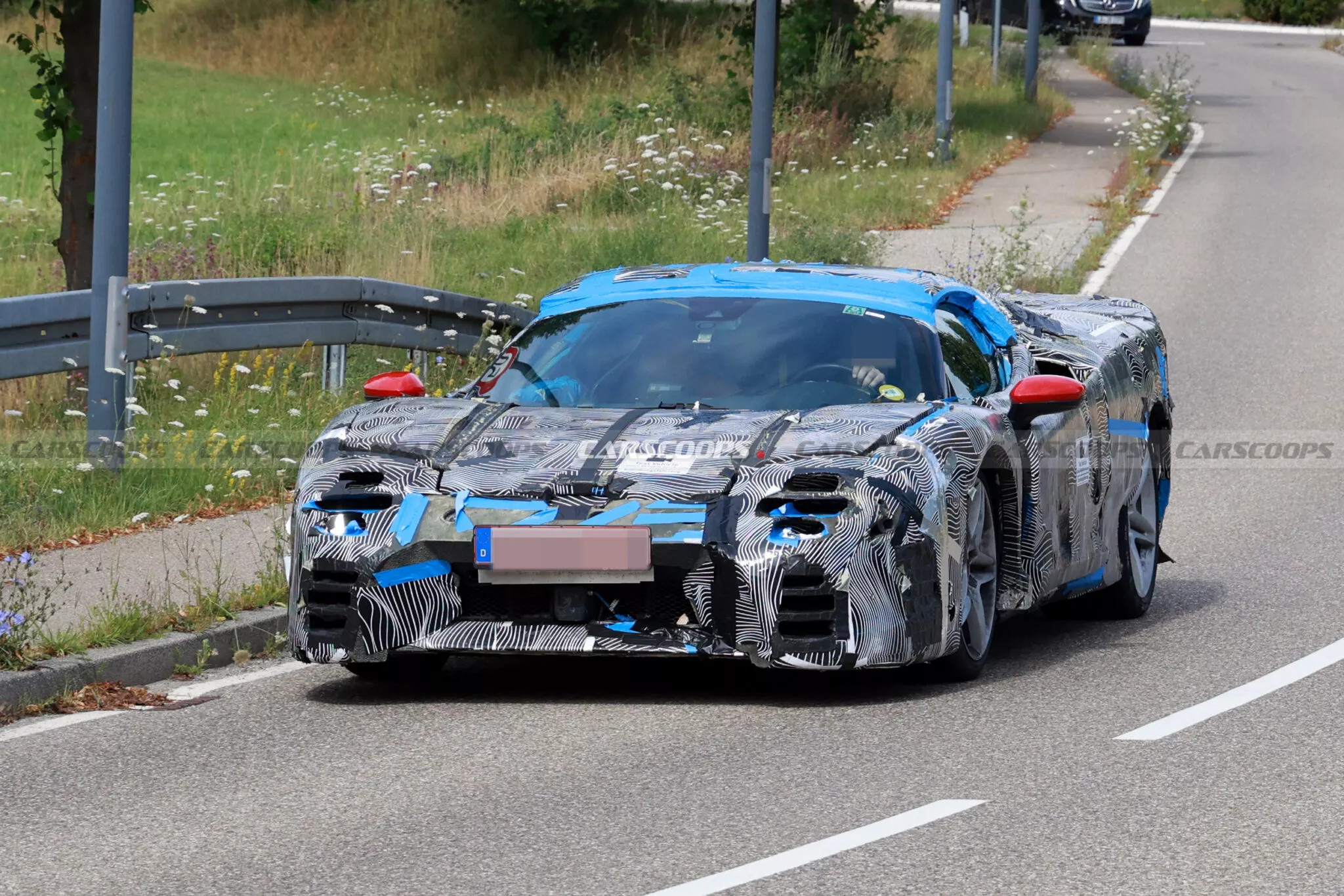 Ferrari SF90 Stradale, l&#039;erede sta arrivando: una belva ibrida da oltre 1.000 CV | Foto spia