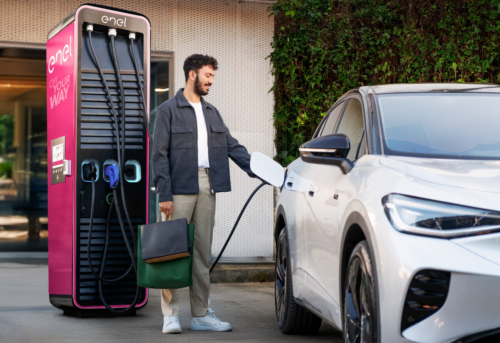 Enel, non solo ricarica su strada. Waybox e noleggio, un completo ecosistema per le auto elettriche