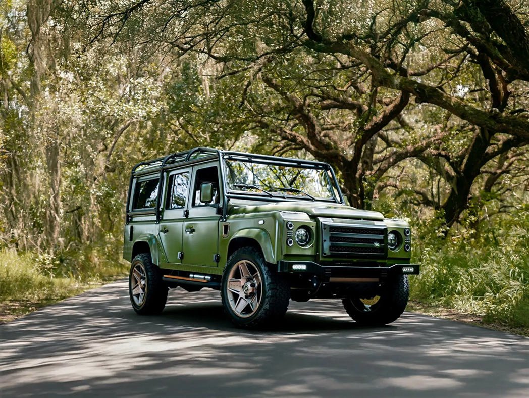 Questo Land Rover Defender ha un V8 di derivazione GM da 700 CV