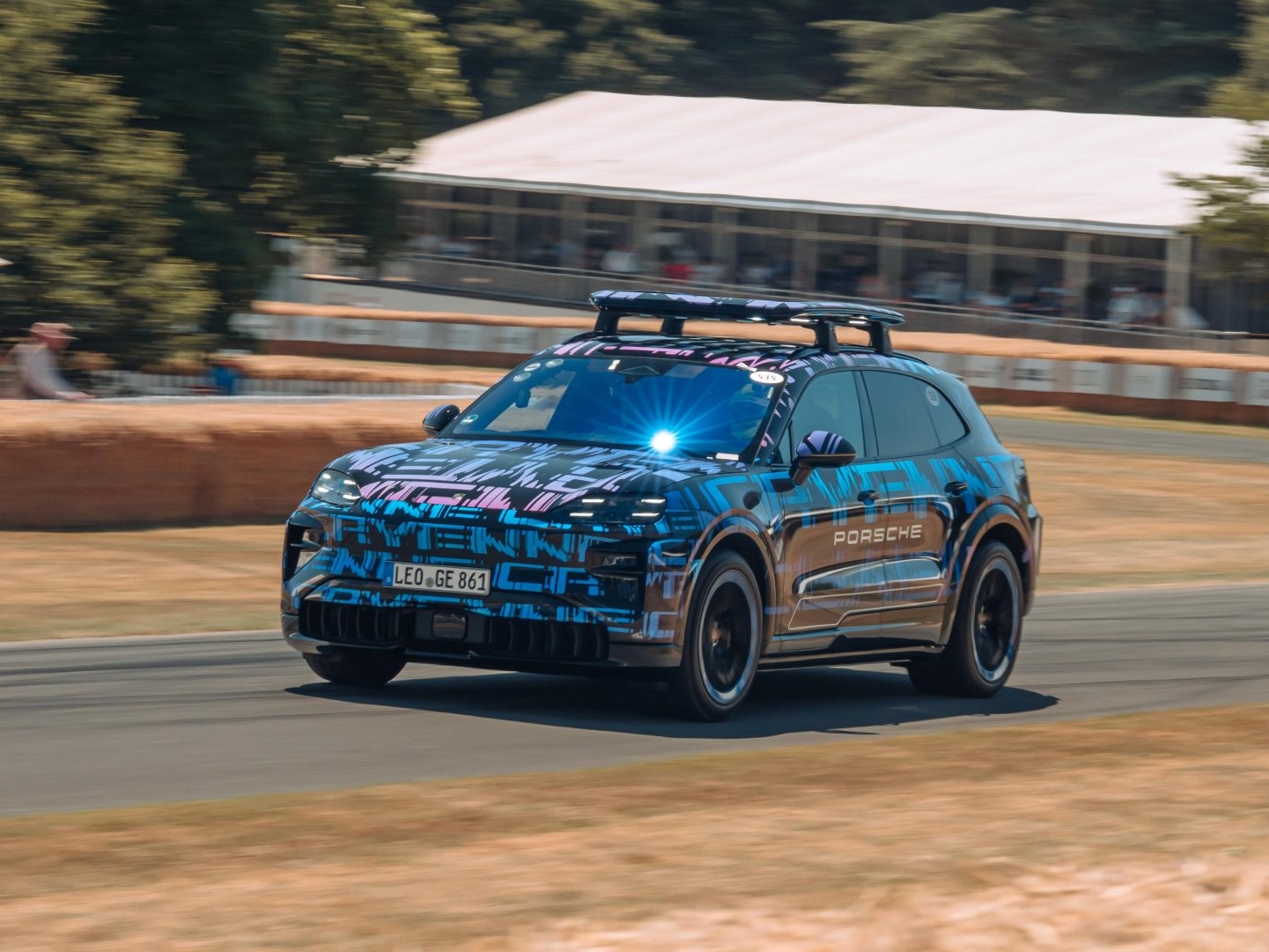 Nuova Cayenne elettrica, le ultime foto svelano molti dettagli del SUV Porsche