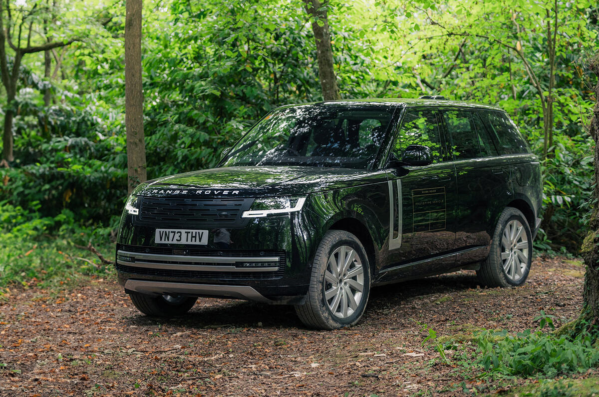 La Range Rover elettrica slitta al 2026: ritardi anche per Jaguar?