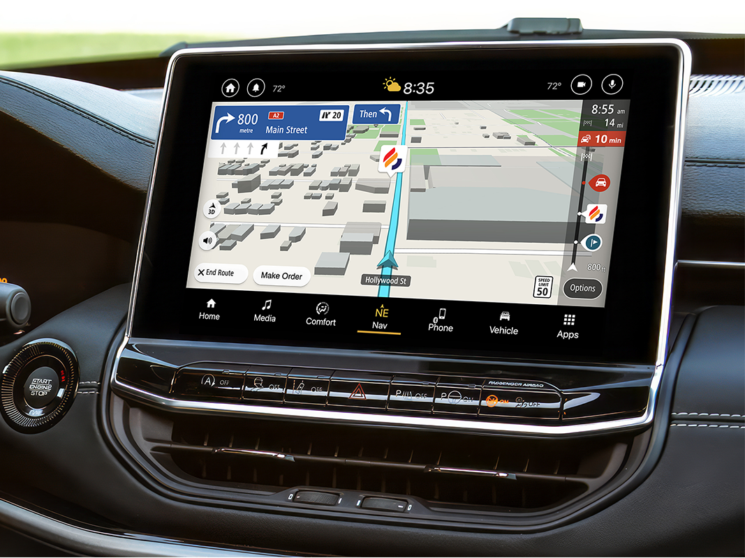 Stellantis porta sulle sue auto servizi di mobilità in tempo reale 4screen basati sulla posizione