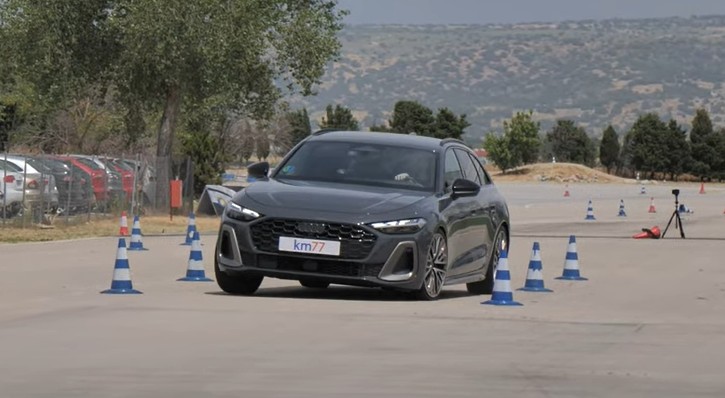 Audi A5 Avant alla prova del test dell&#039;alce: com&#039;è andata? | Video