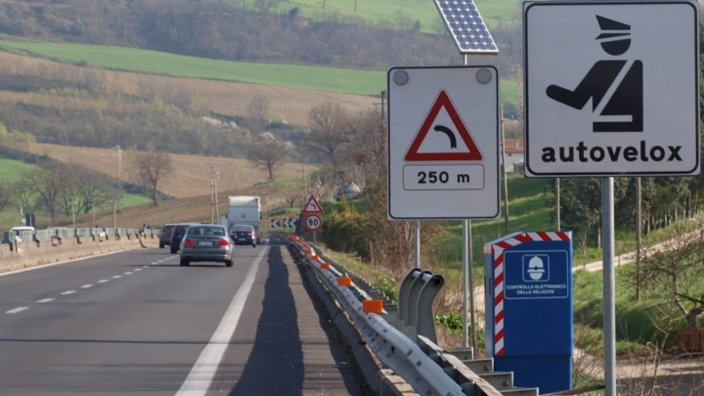 Autovelox, è sempre più caos: a rischio stop dal 18 ottobre. Il Codacons lancia l&#039;allarme