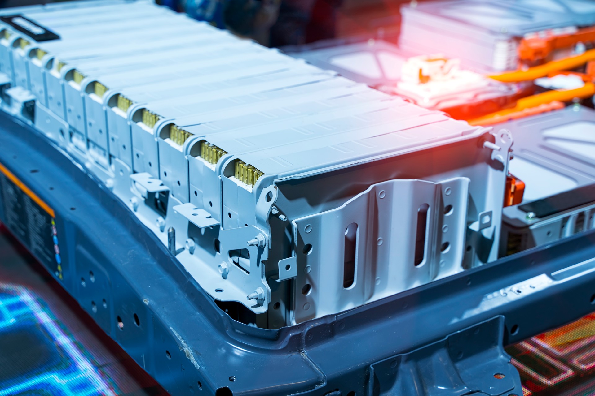 CATL, cambiare le batterie costa troppo: meglio ripararle