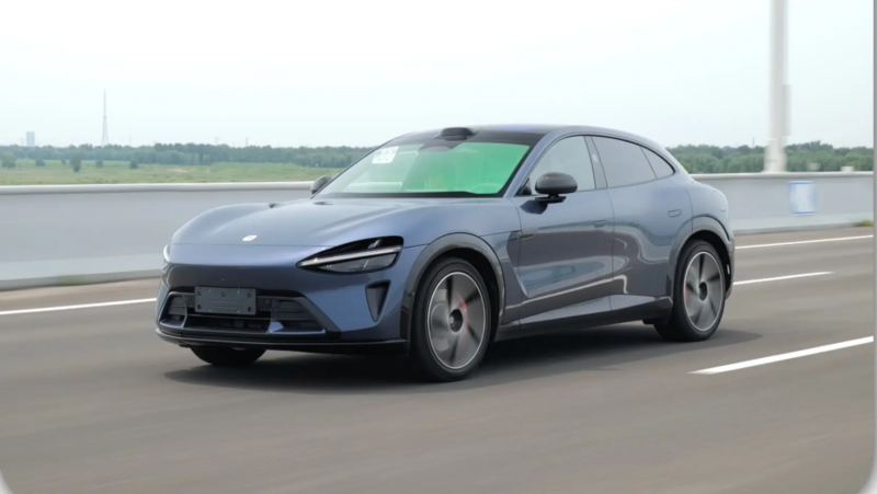 Quanti km percorre davvero la nuova Xiaomi YU7? Eccola alla prova dell'autostrada