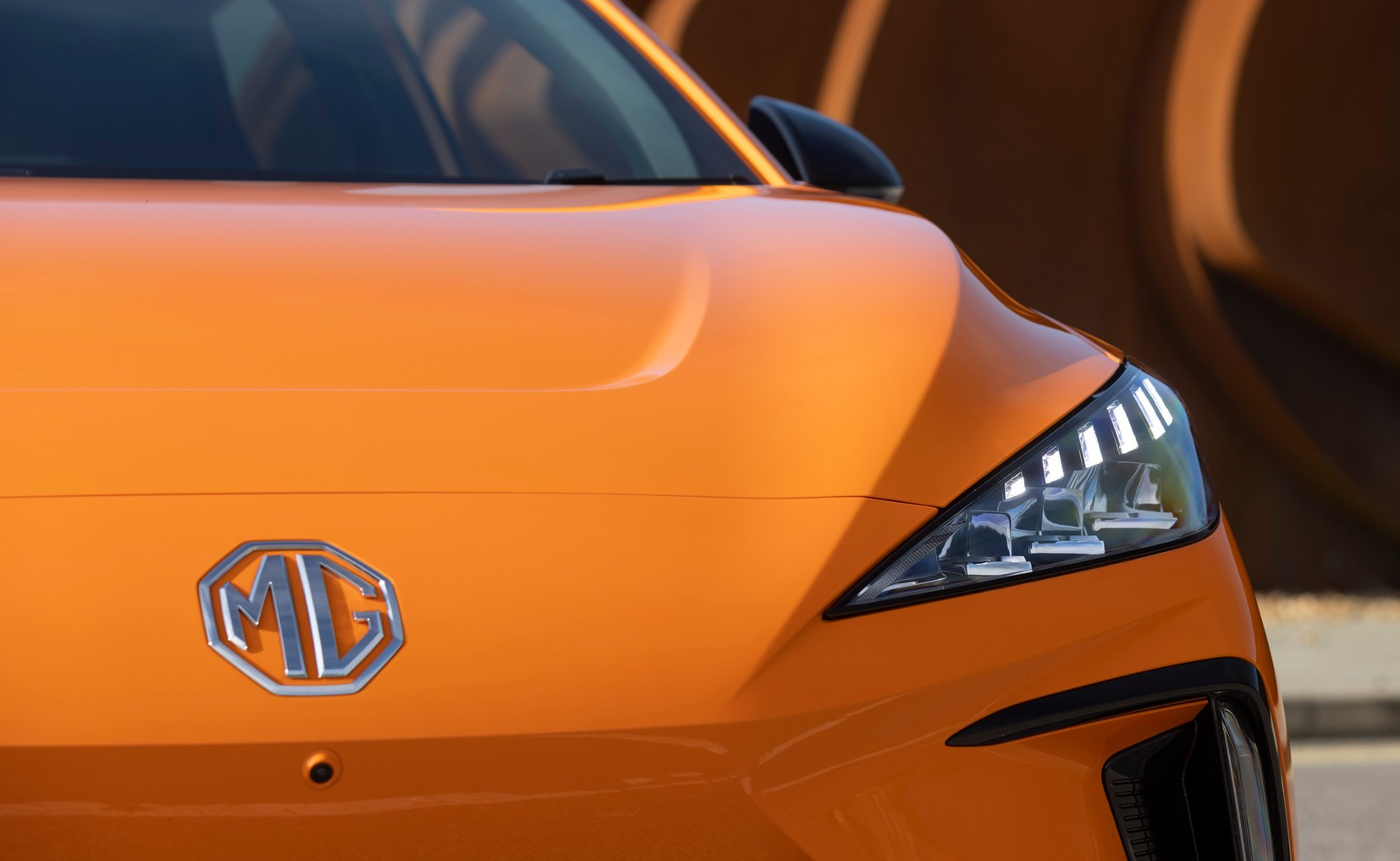 La nuova MGS6 EV punta a sfidare la Volkswagen ID.4 in Europa