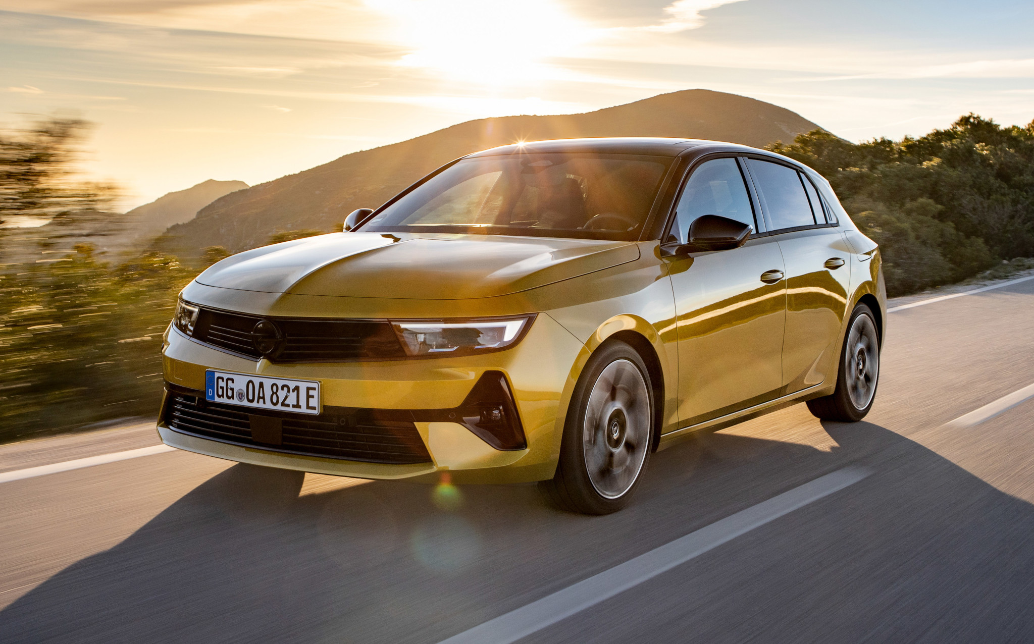 Nuova Opel Astra ibrida Plug-in: più potenza e autonomia ma stesso prezzo