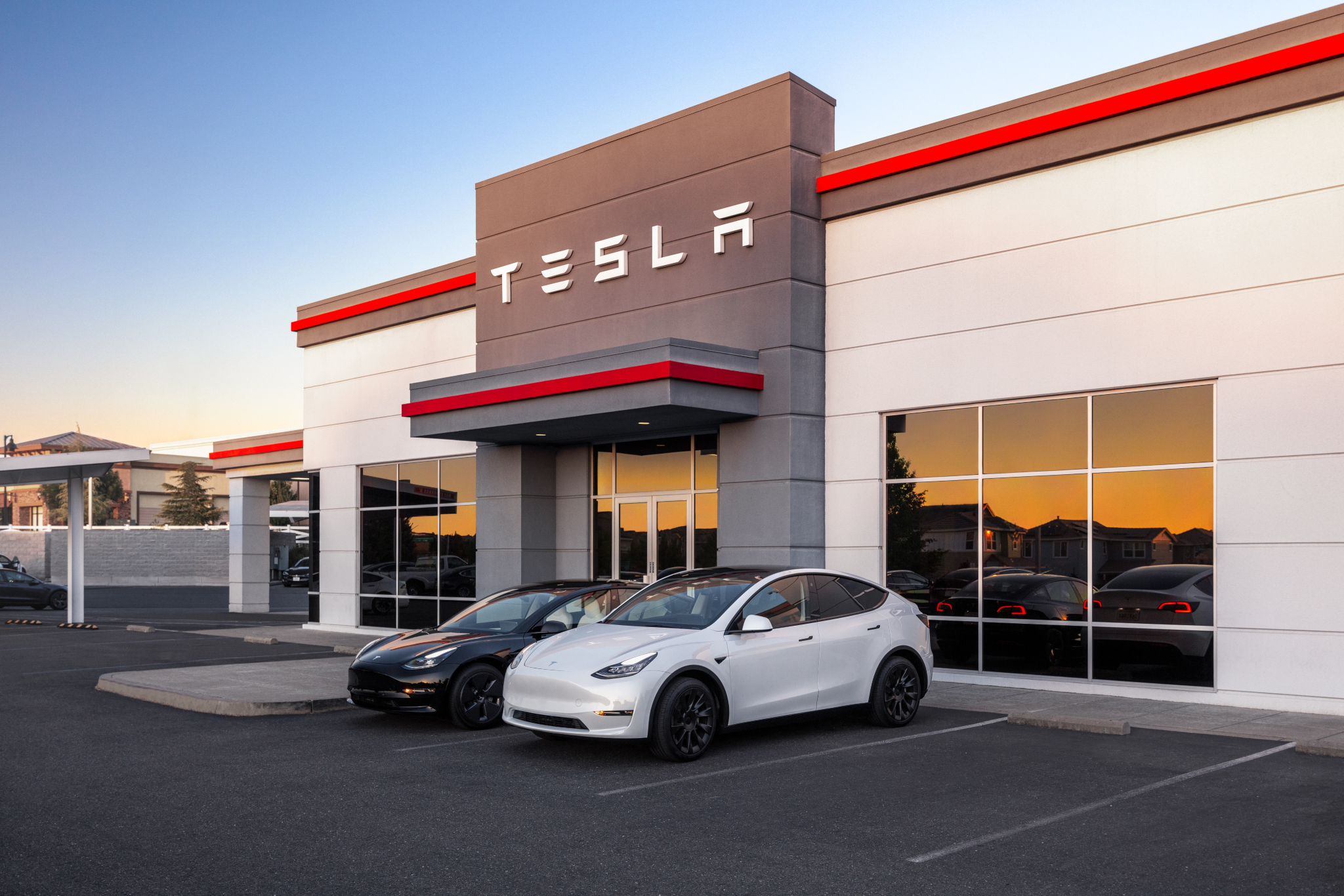 Tesla frena ancora, nel secondo trimestre 2025 gli utili cadono del 16%
