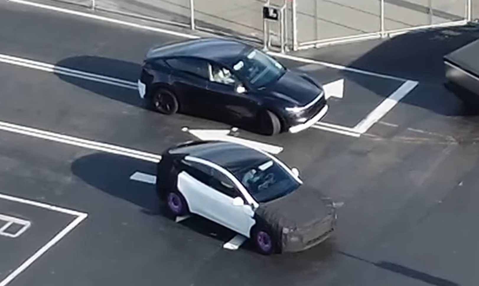 Tesla Model Q, i primi esemplari già prodotti a giugno. La Tesla più economica arriva entro fine anno