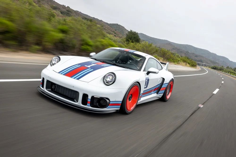 Rezvani RR1, un'esclusiva Porsche 911 dal look classico