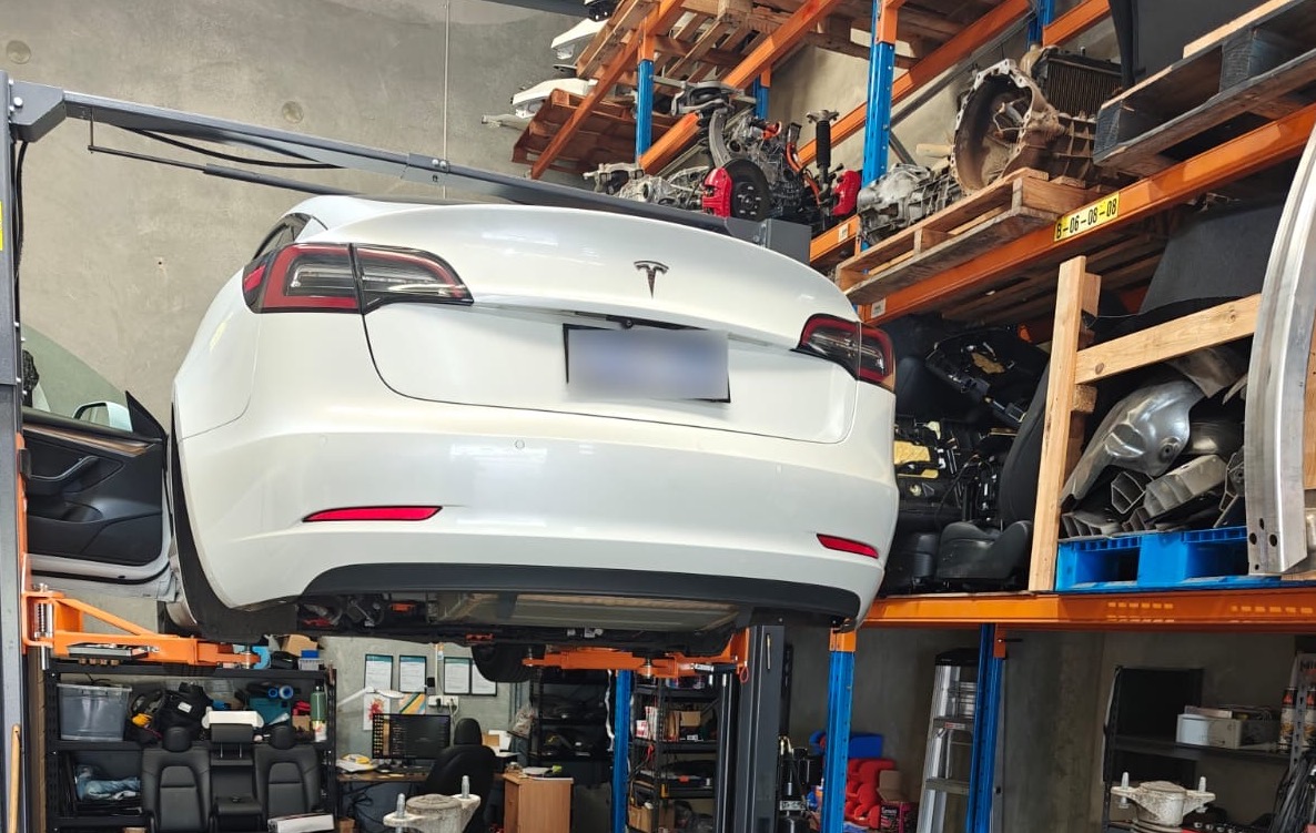 Tesla Model 3, dopo 410 mila km rimane il 90% di batteria. Il degrado non è più un problema