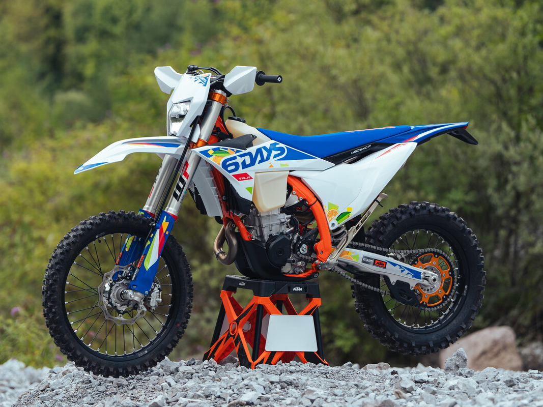 KTM svela la nuova gamma EXC 6DAYS 2026