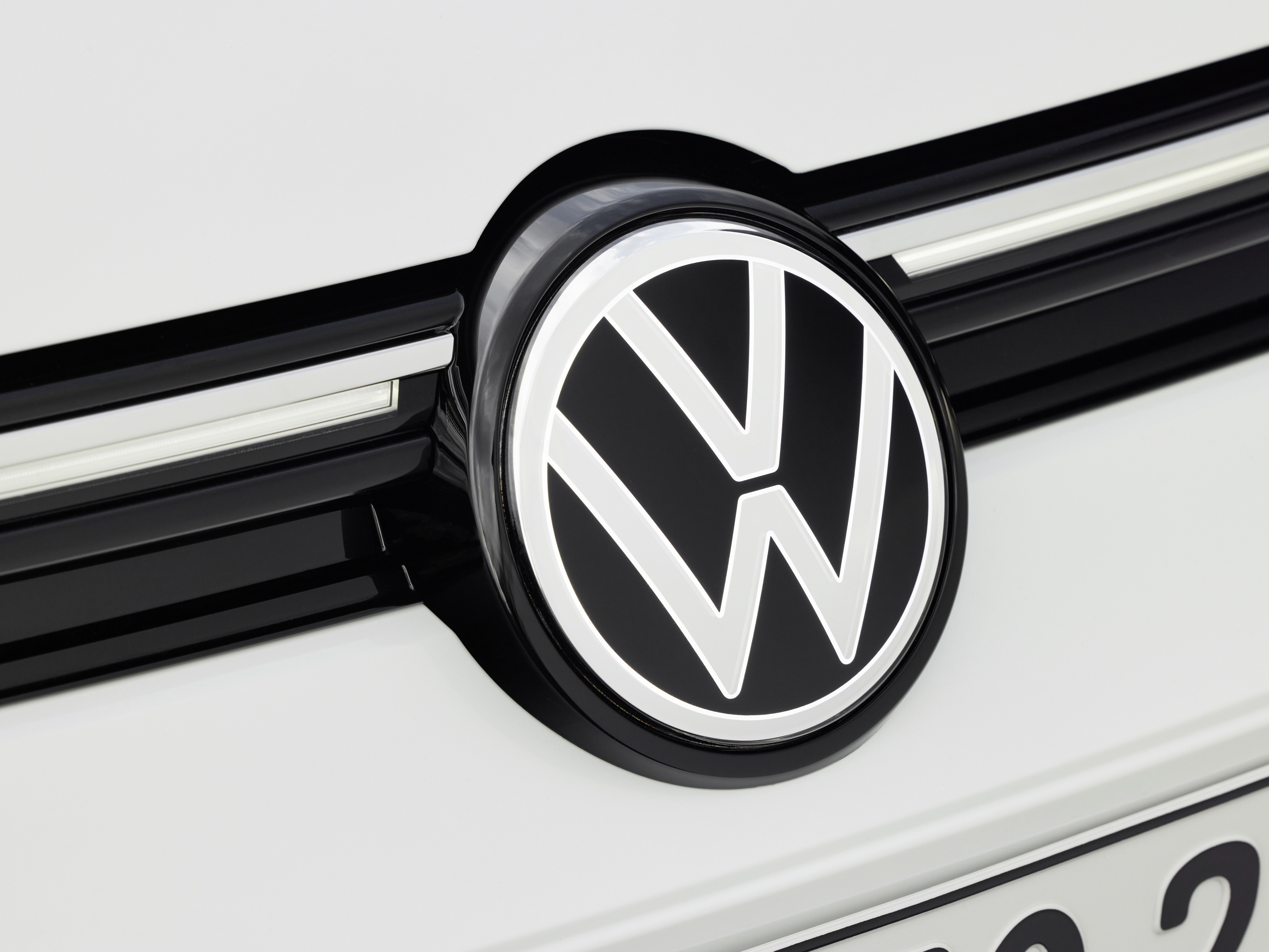 Volkswagen e Xpeng portano la piattaforma CEA anche sui modelli a benzina e ibridi plug-in