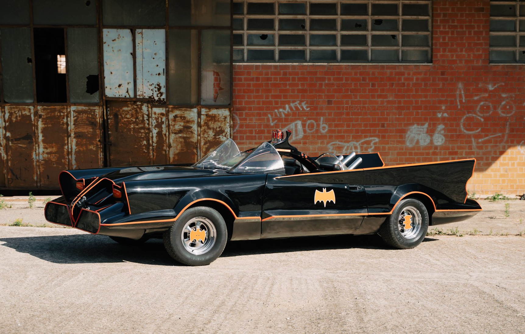 La Batmobile di Adam West va all'asta