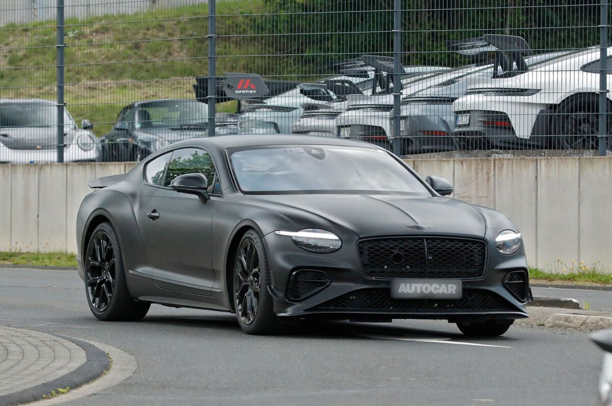 Bentley Continental Supersports: avvistata la sportiva durante i primi test su strada. Foto spia