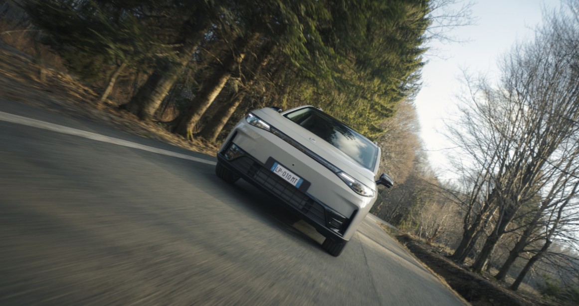 Leapmotor C10 AWD in arrivo: più potenza, ricarica rapida e 4x4