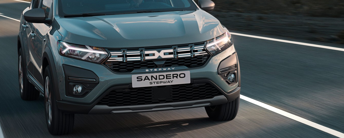 Nuova Dacia Sandero restyling, con il Full Hybrid è pronta a sfidare la MG3 Hybrid+