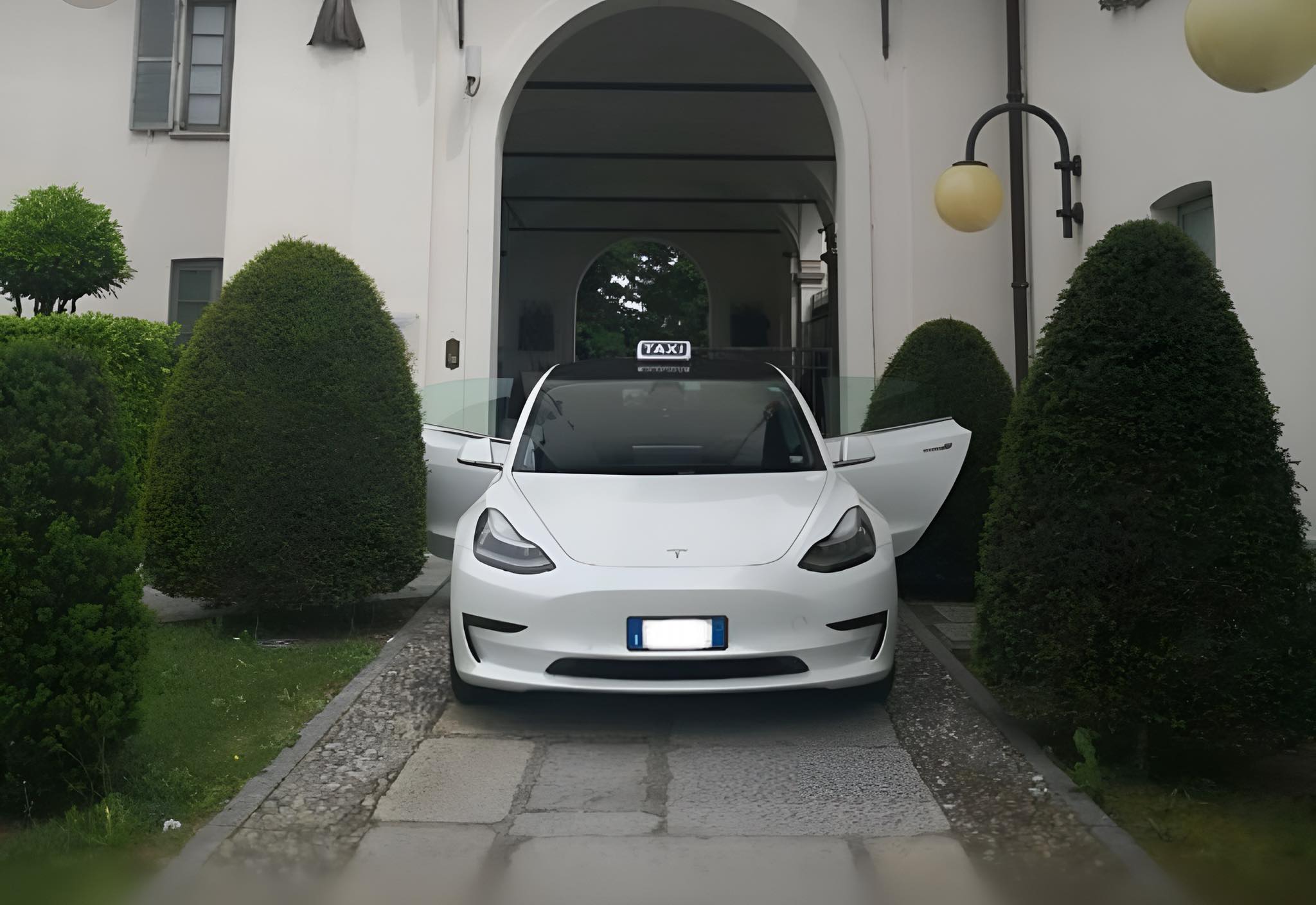 Tesla Model 3, il caso record italiano con 600.000 km percorsi e batteria originale