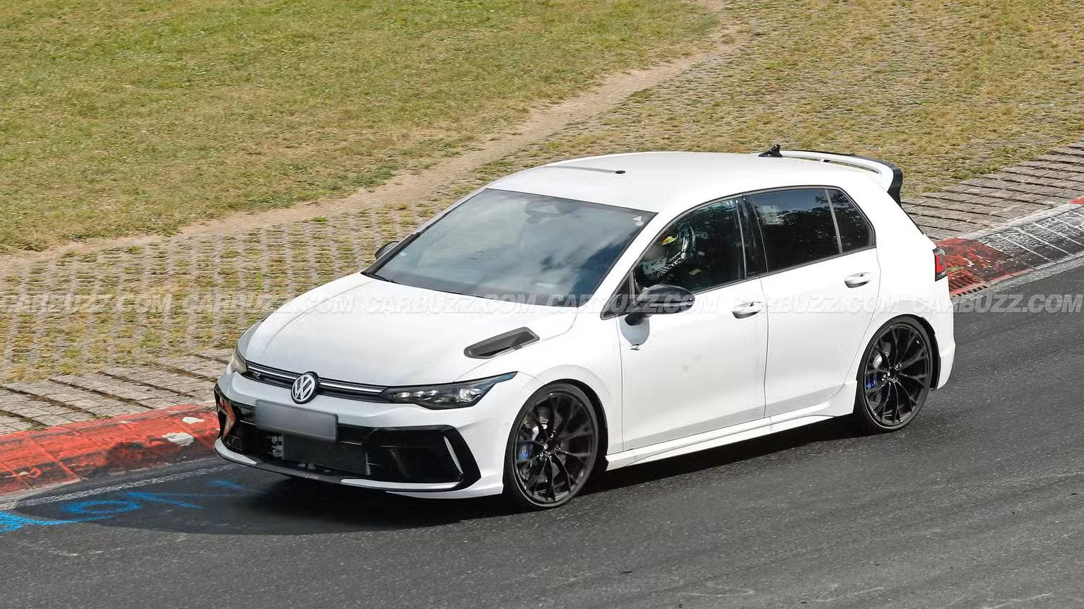 Volkswagen lavora ad una Golf R ancora più potente: pronta la sfida con l'RS3? Foto spia