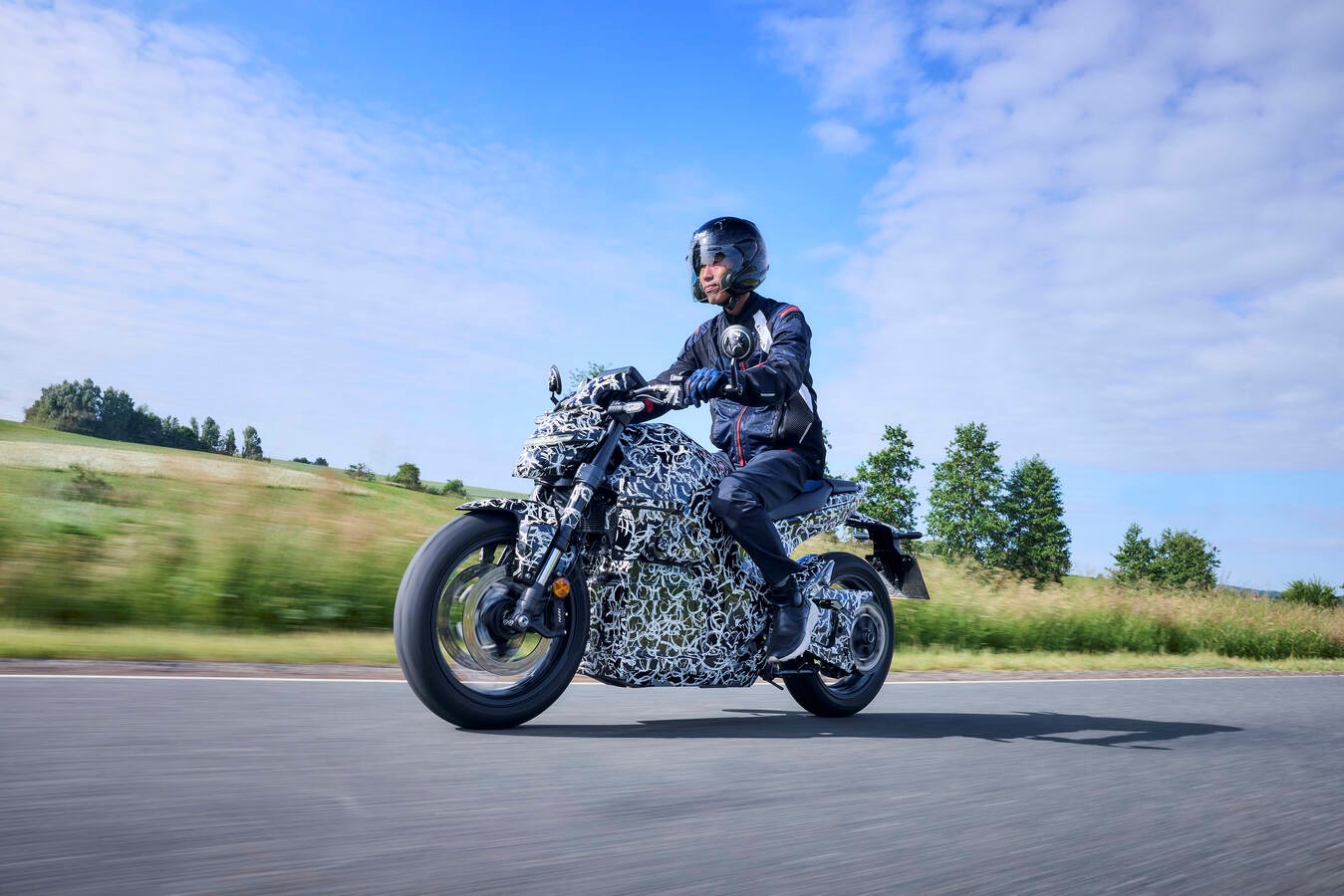 Honda EV FUN Concept, la moto elettrica arriverà presto: le prime immagini sulle strade europee