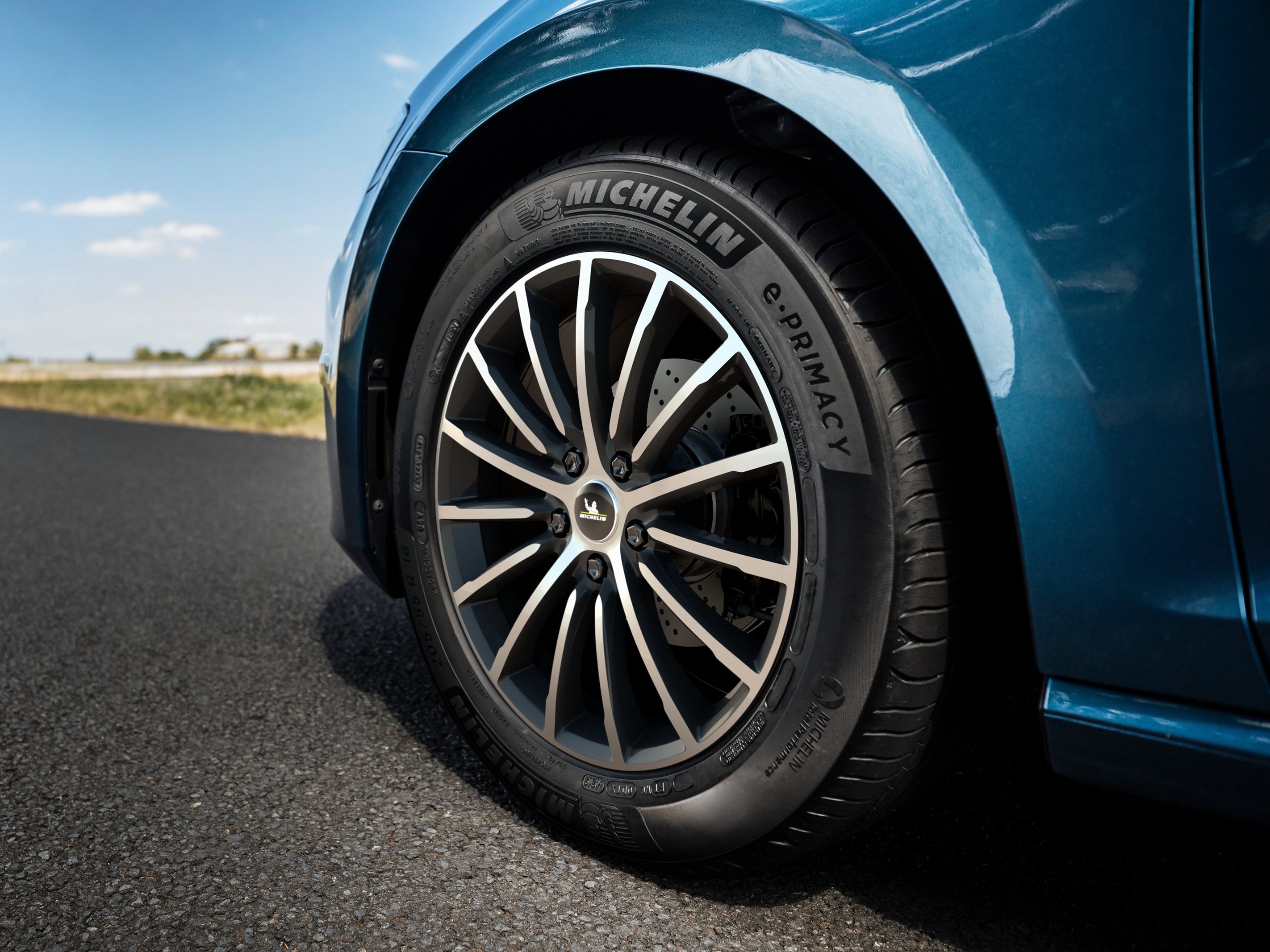 Michelin accoglie la normativa Euro 7 sull’usura degli pneumatici, ma chiede test reali