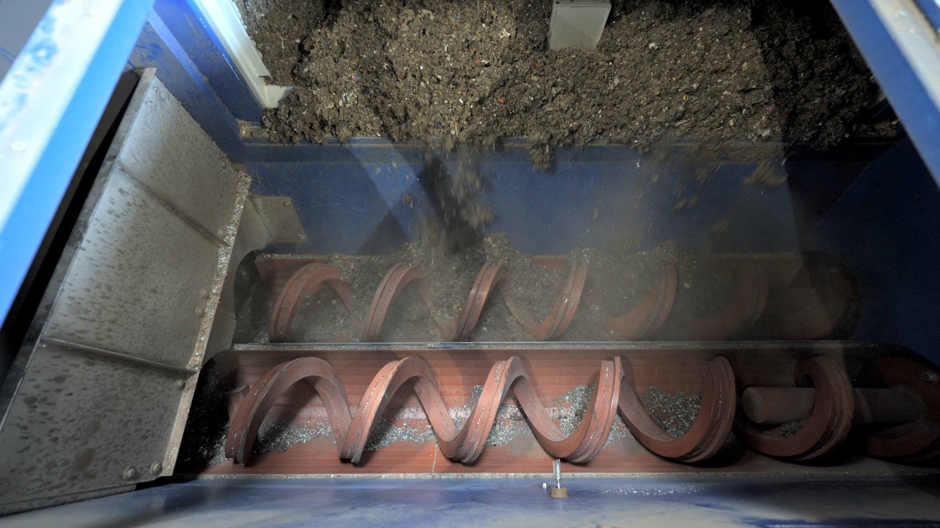 Porsche volanti materiali riciclati-2