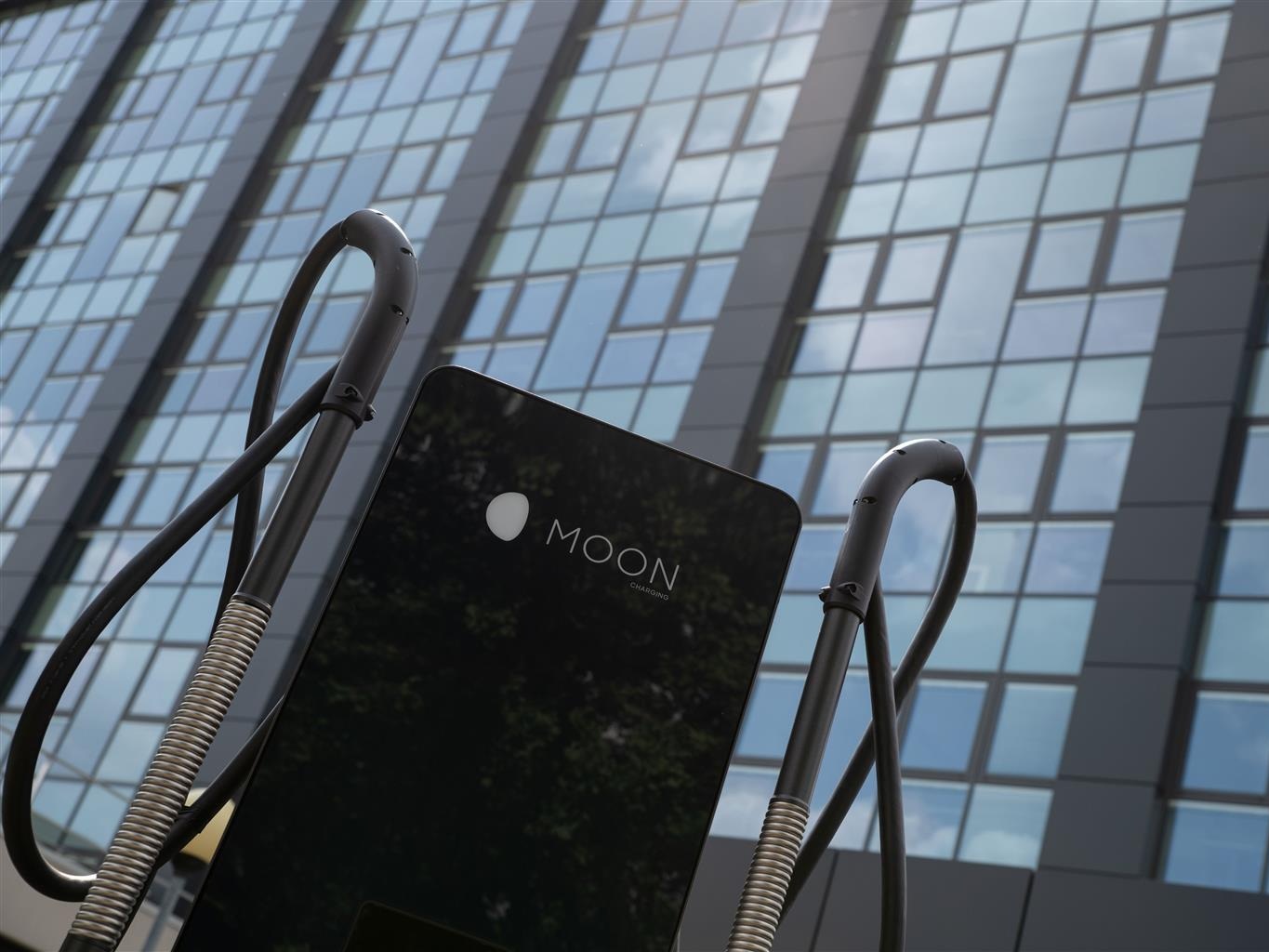 Volkswagen lancia MOON POWER Italia, il pacchetto completo per la ricarica delle flotte aziendali