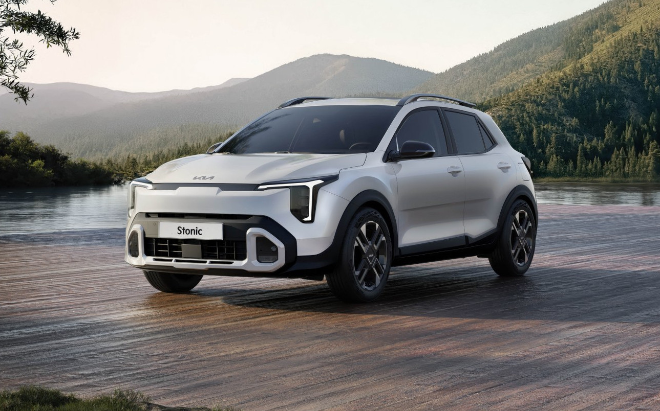 KIA Stonic 2025, il crossover si rinnova con il restyling: come cambia tra design e prestazioni