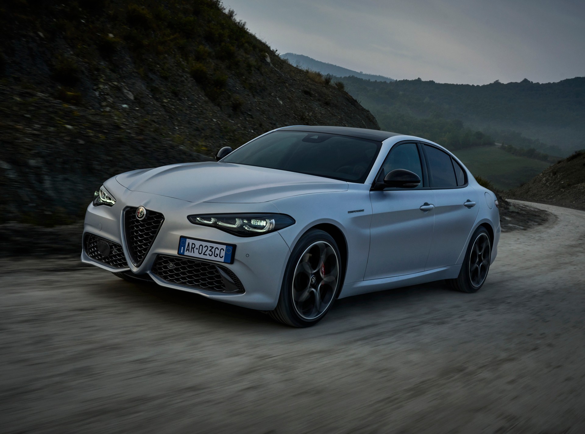Alfa Romeo Giulia e Stelvio: motori diesel e la Quadrifoglio fino al 2027