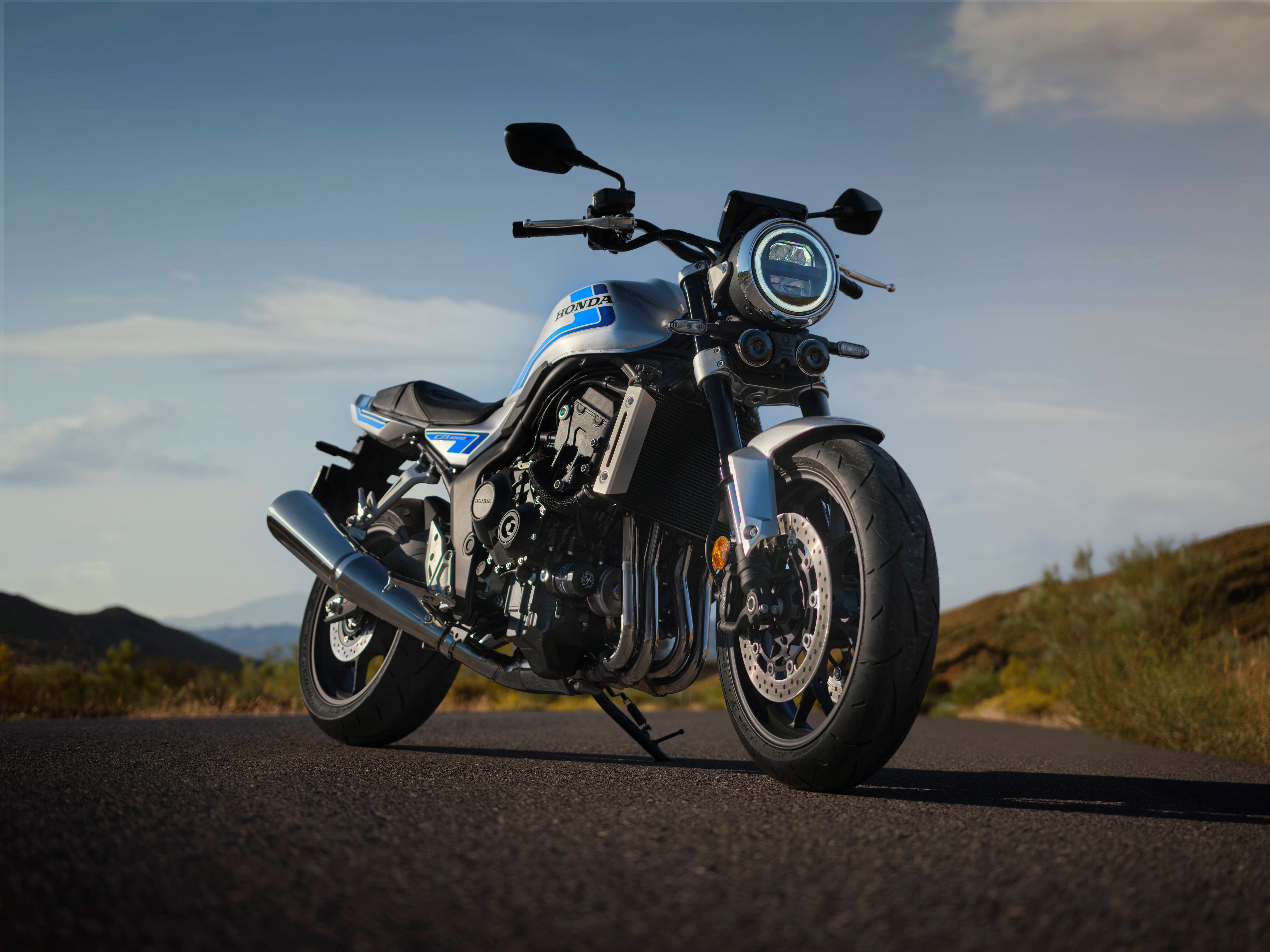 Debutta la nuova Honda CB1000F 2026, una naked dal sapore rétro