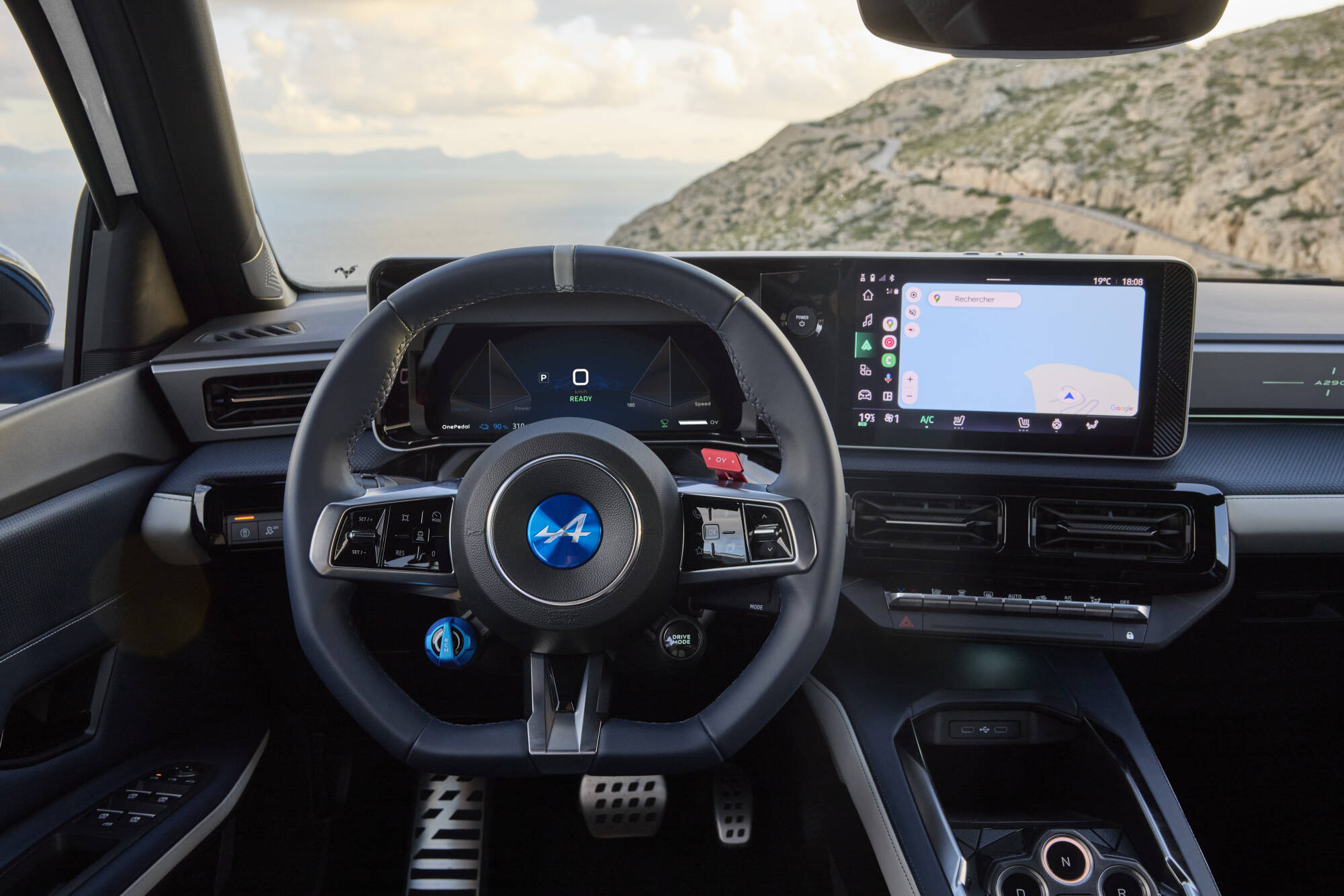 Alpine A290 si aggiorna e sulla piccola hot hatch elettrica arriva la guida one pedal