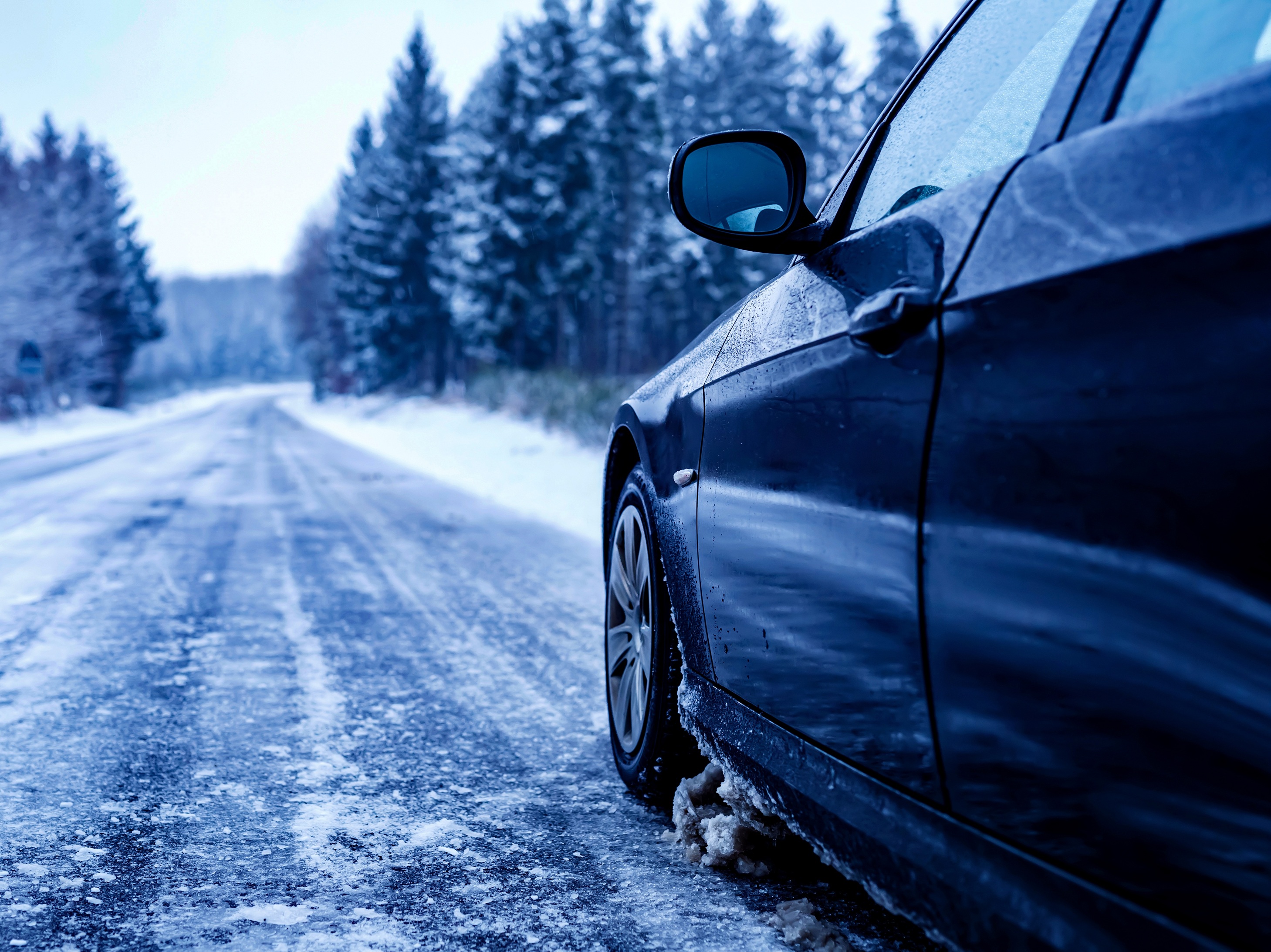 Calze da neve per auto, la soluzione (in offerta) per mettersi in regola dal 15 ottobre