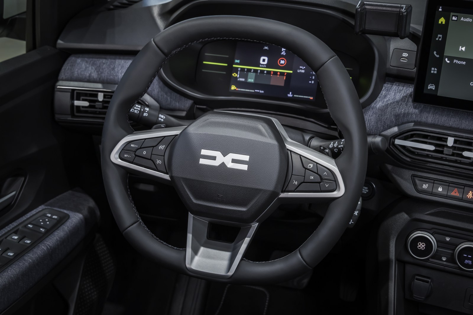 Nuova Dacia Sandero, interni e bagagliaio del restyling