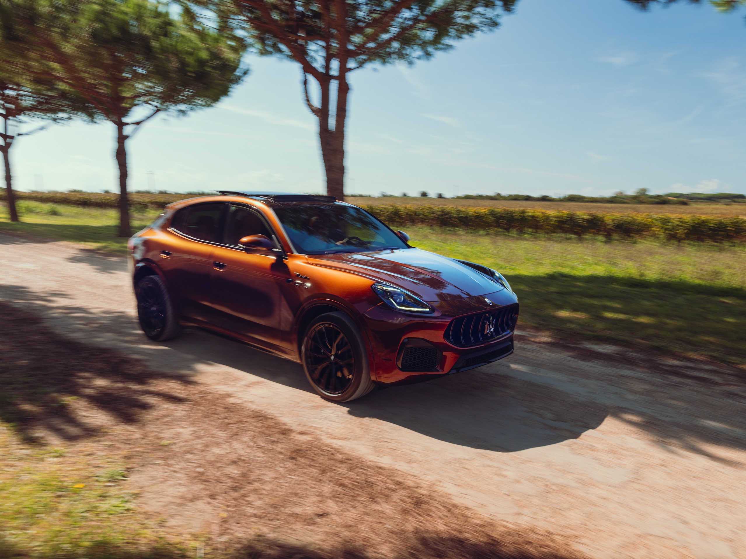 Grecale Tributo Il Bruciato, la Maserati che rende omaggio alla Toscana e al suo vino