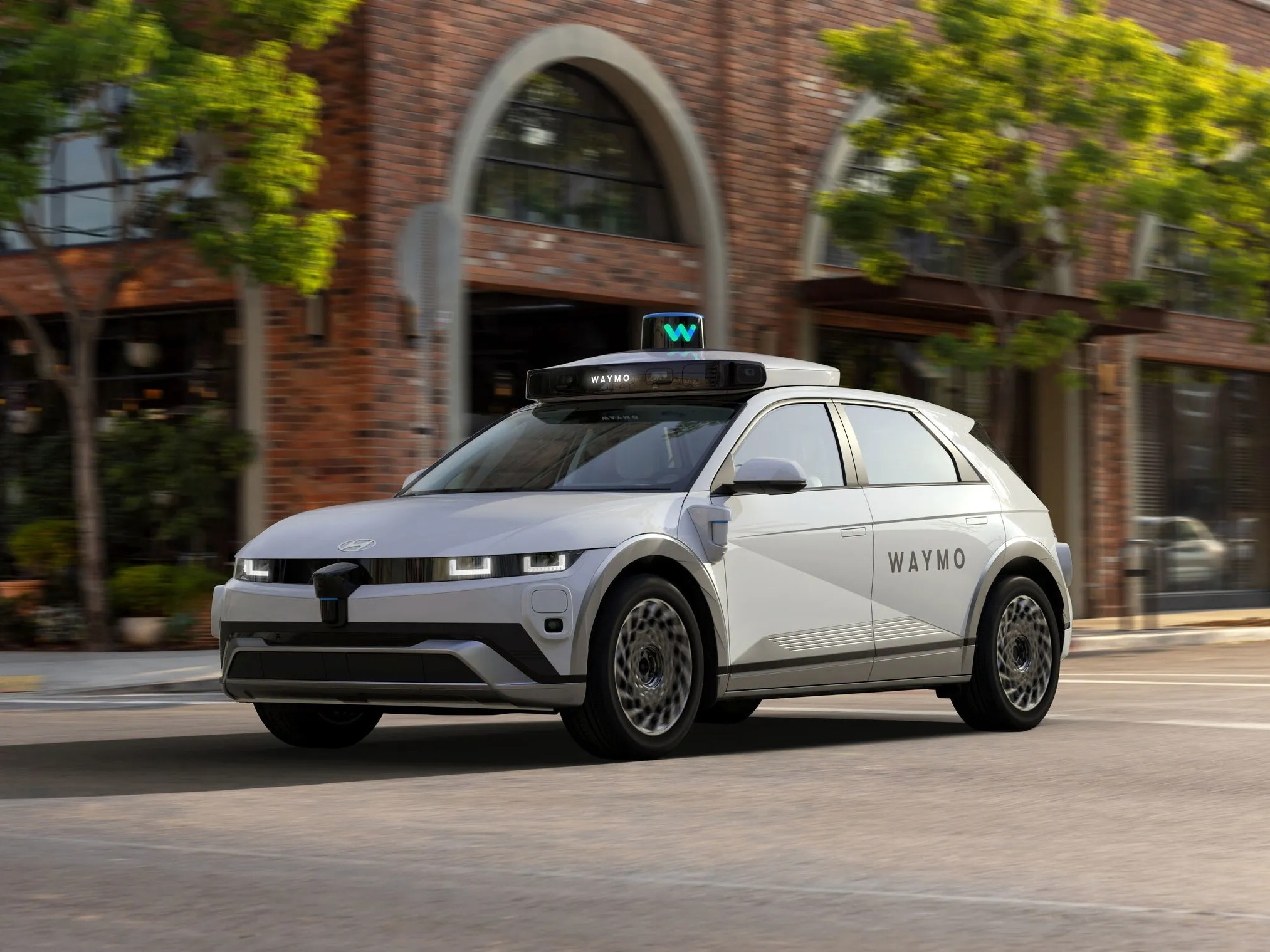 L’anno prossimo Waymo porterà a Londra i robotaxi completamente senza conducente