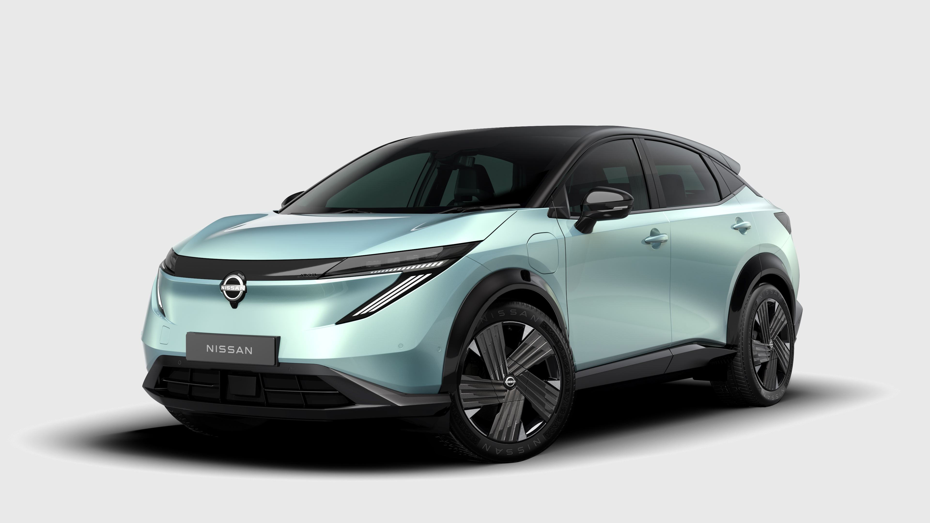 Nissan Ariya 2026, prime foto del restyling: nuovo look e più tecnologia
