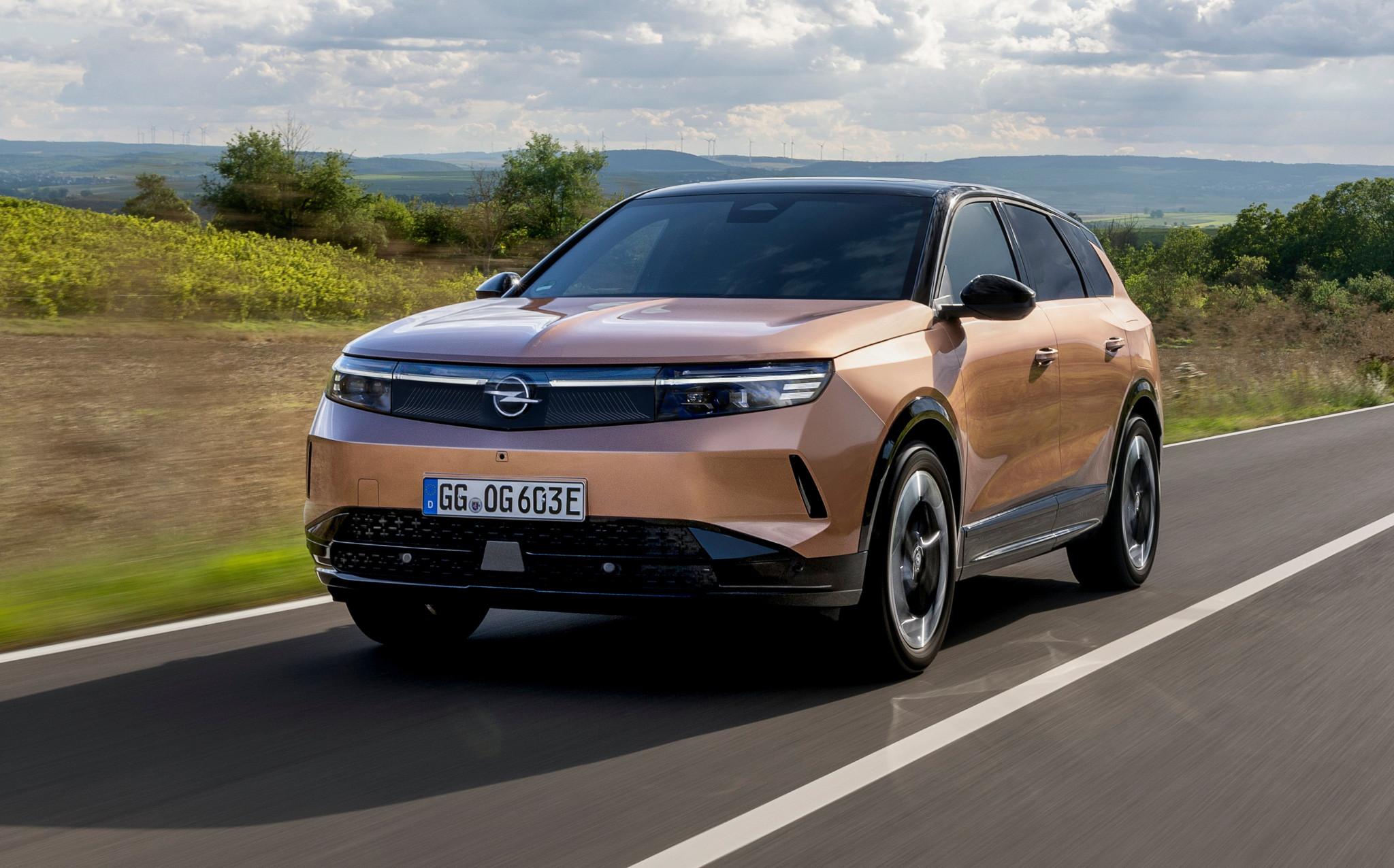 Opel Grandland elettrica, debutta la Long Range con 694 km di autonomia: ecco quanto costa