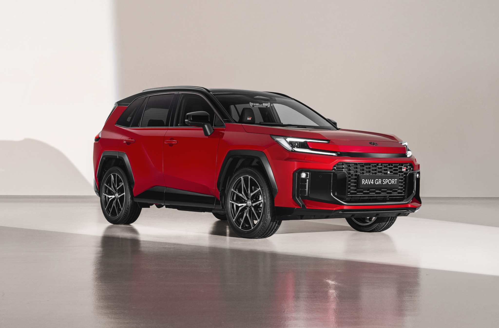 Nuova Toyota RAV4, partono ufficialmente gli ordini in Italia