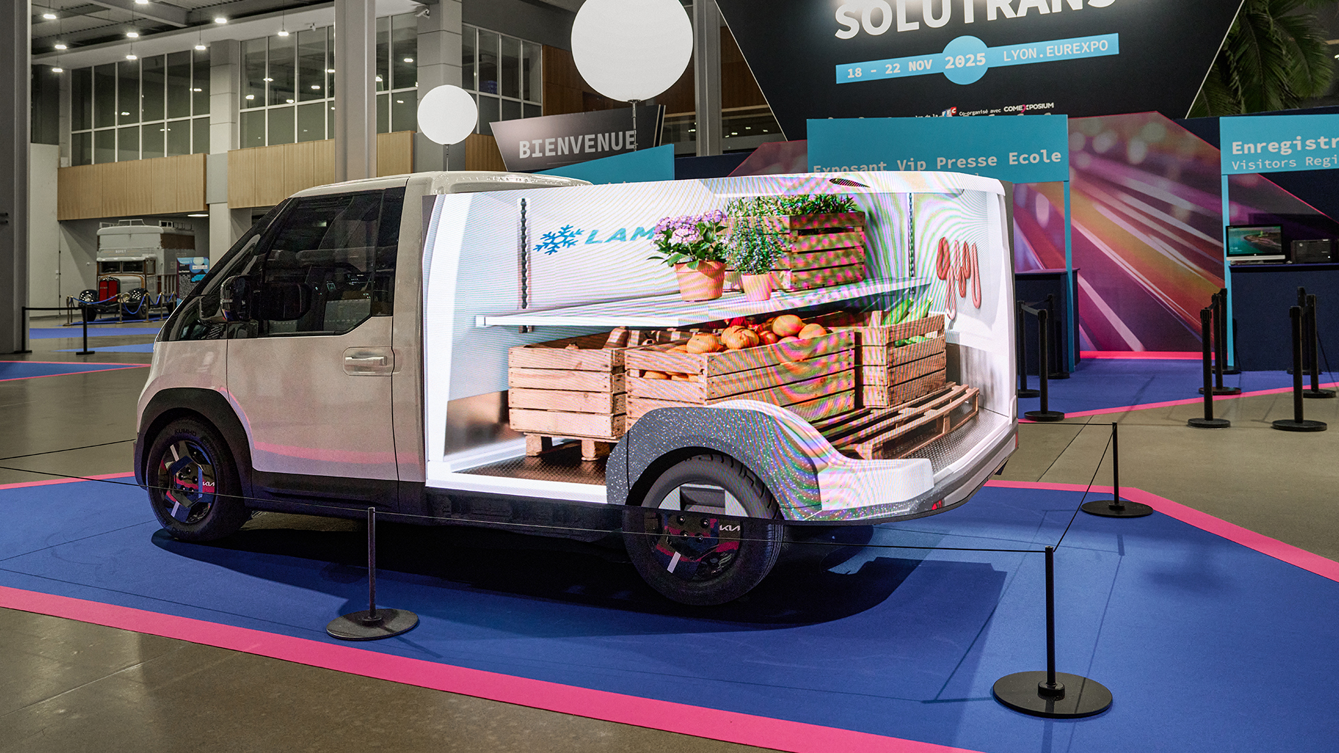 kia-pbv-pv5-solutrans-anamorphic-screen-digital-1920x1080-002