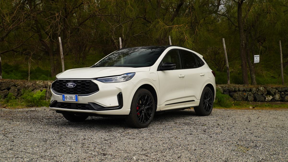 Design Kuga PHEV 2026